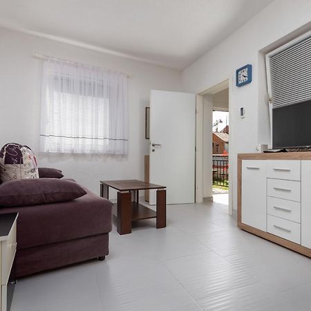 Apartments Smaila 1729 พูลา ภายนอก รูปภาพ