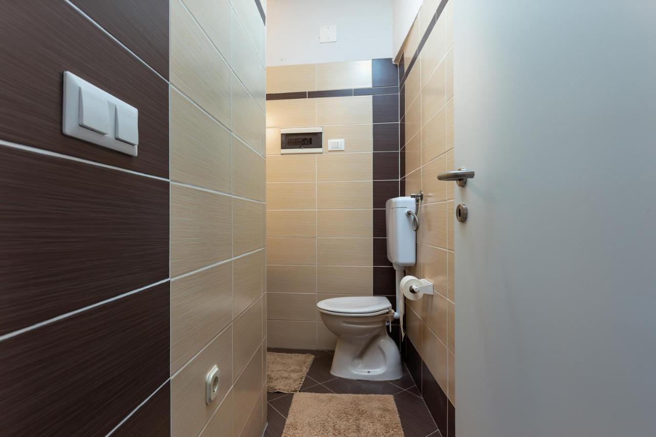 Apartments Smaila 1729 พูลา ภายนอก รูปภาพ
