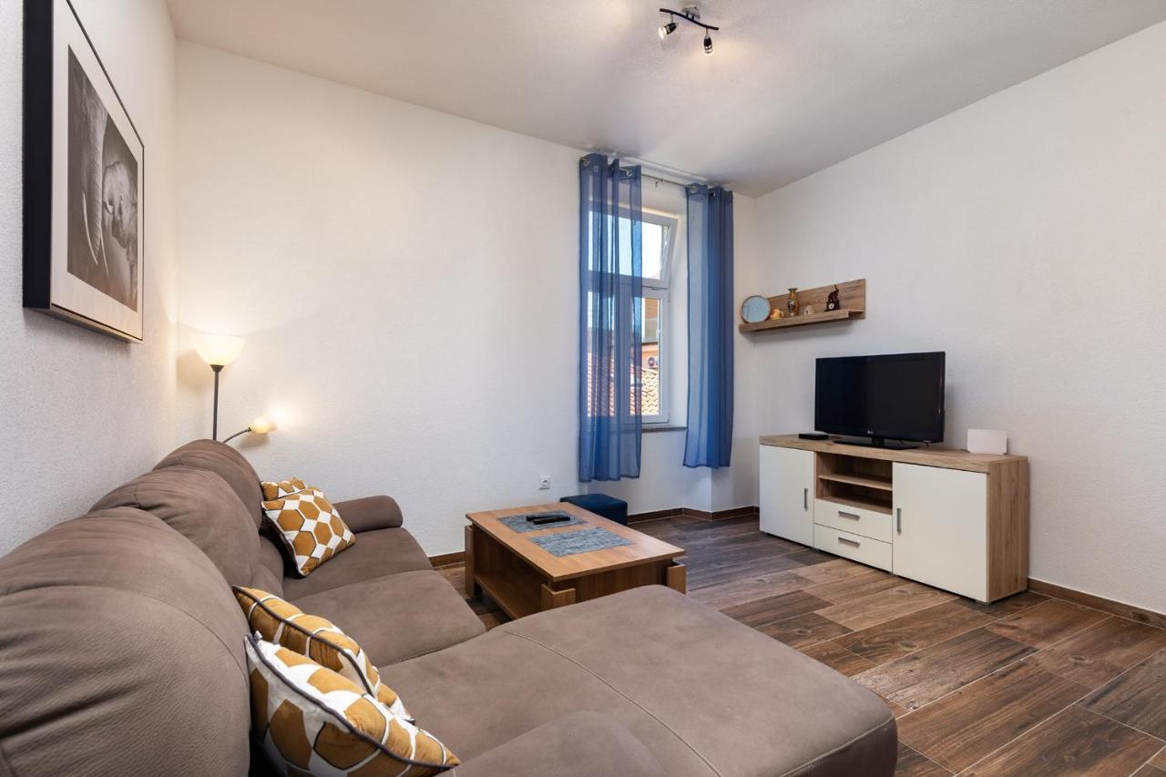 Apartments Smaila 1729 พูลา ภายนอก รูปภาพ