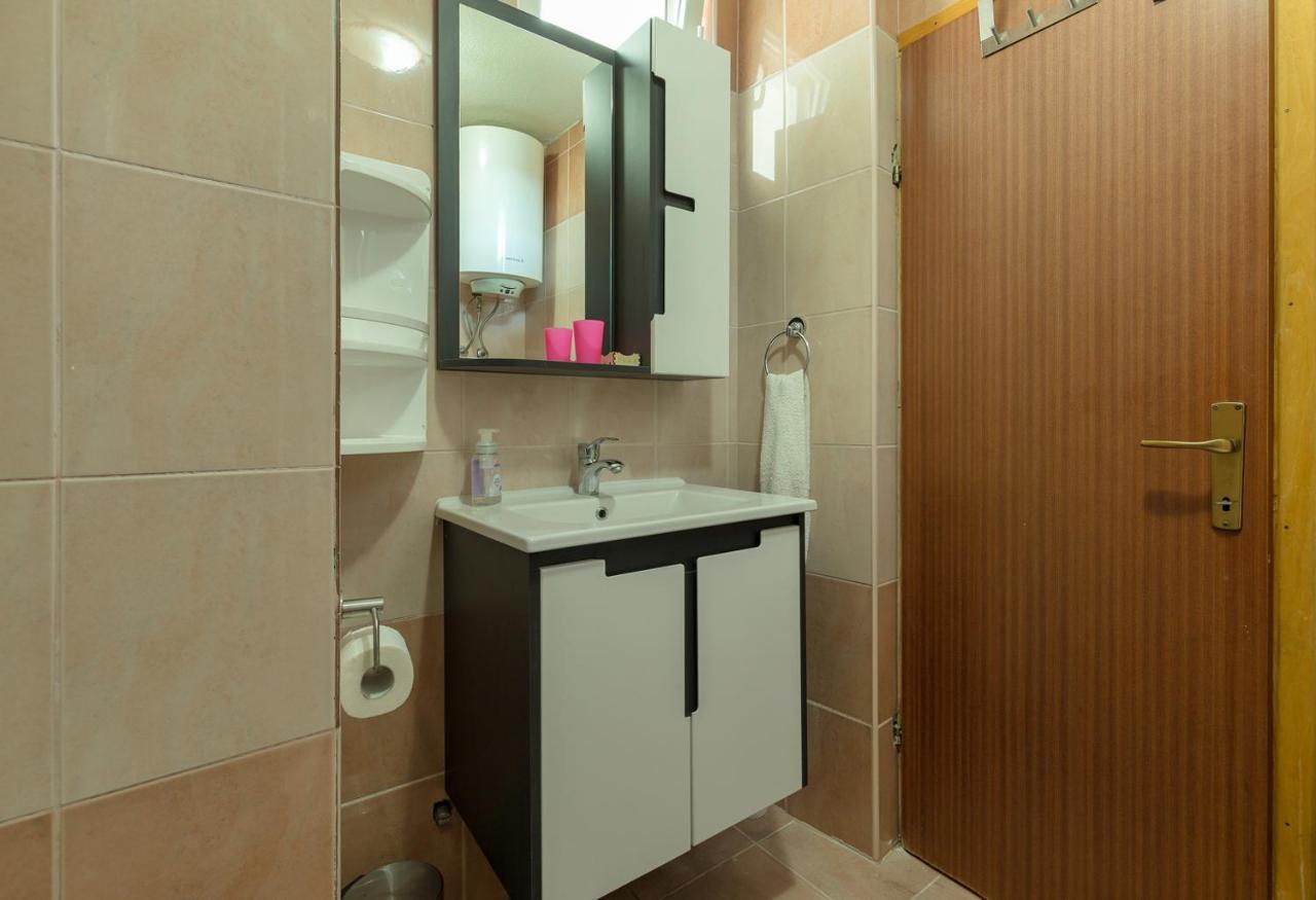 Apartments Smaila 1729 พูลา ภายนอก รูปภาพ