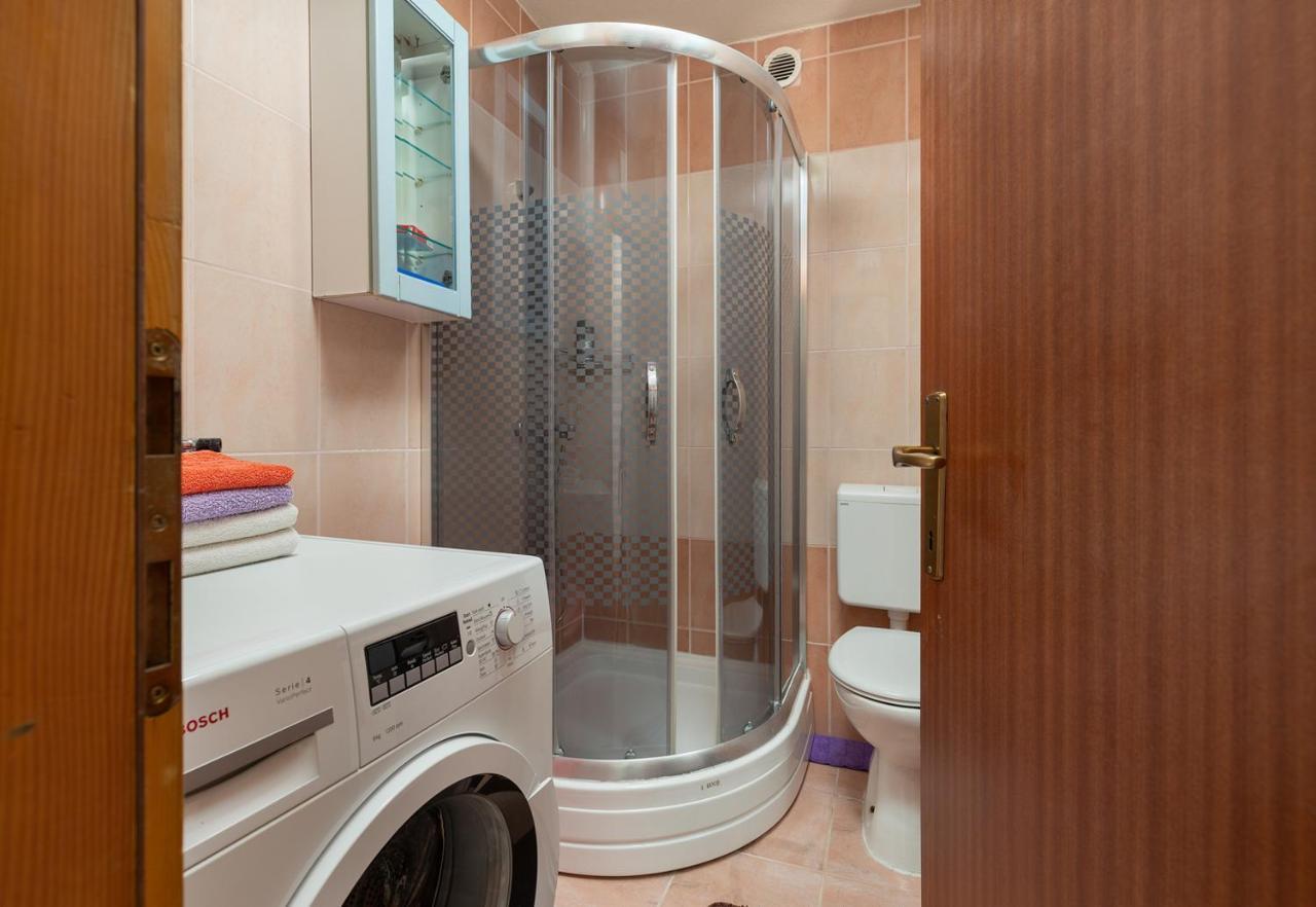 Apartments Smaila 1729 พูลา ภายนอก รูปภาพ