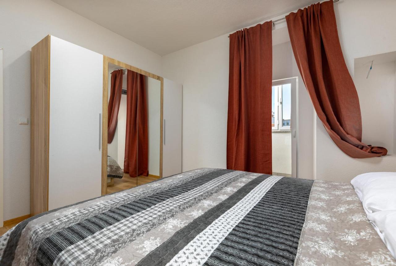 Apartments Smaila 1729 พูลา ภายนอก รูปภาพ