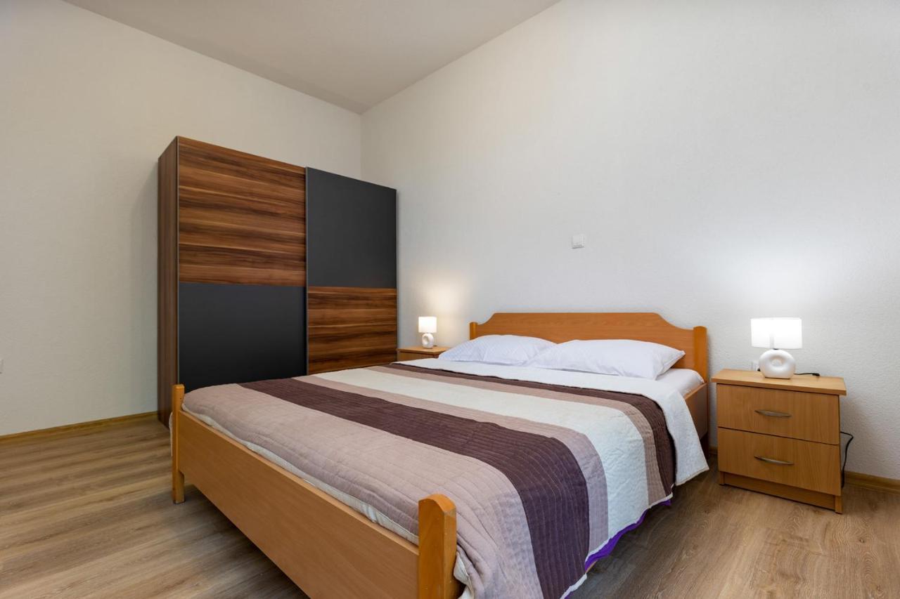 Apartments Smaila 1729 พูลา ภายนอก รูปภาพ