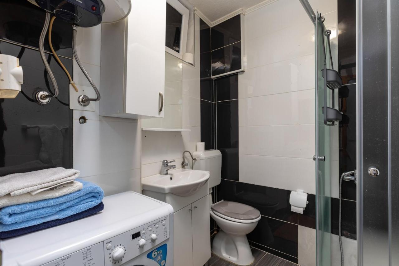 Apartments Smaila 1729 พูลา ภายนอก รูปภาพ